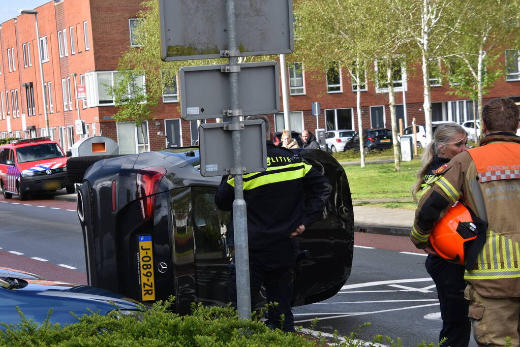 Automobilist gelanceerd na botsing met bussluis