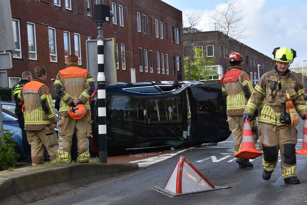 Automobilist gelanceerd na botsing met bussluis