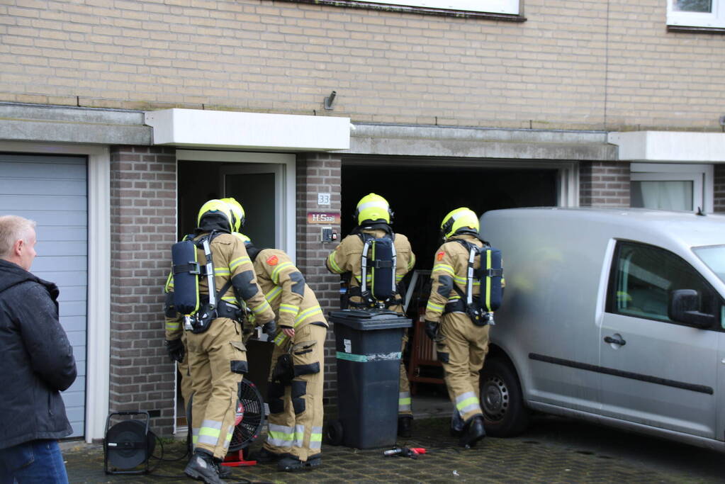 Föhn veroorzaakt flinke rookontwikkeling in schuur van woning