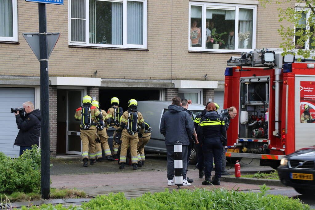 Föhn veroorzaakt flinke rookontwikkeling in schuur van woning