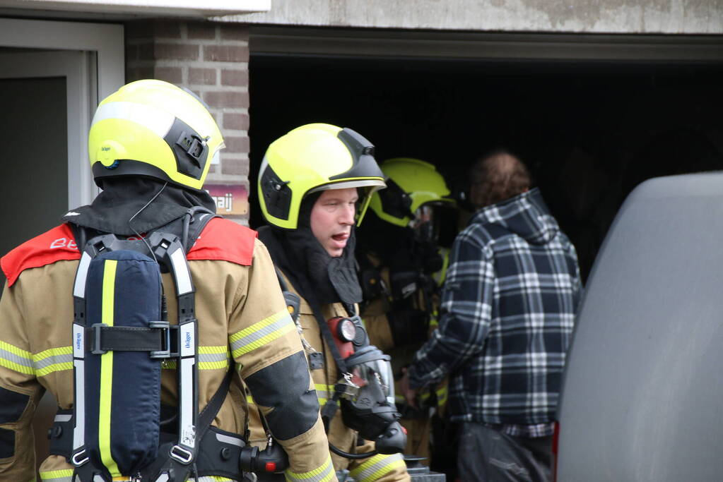 Föhn veroorzaakt flinke rookontwikkeling in schuur van woning