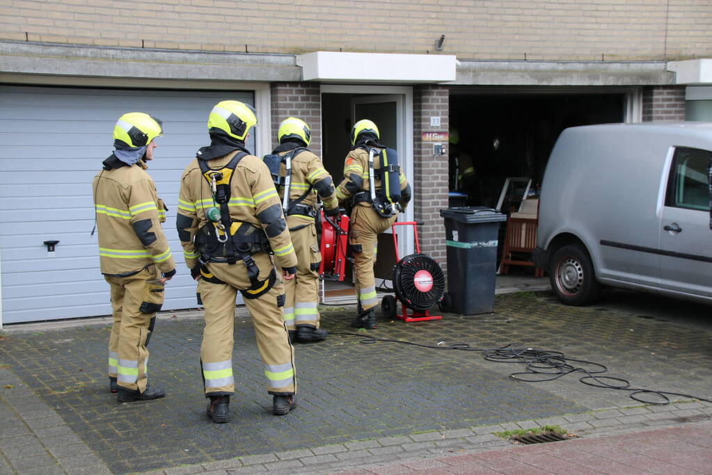 Föhn veroorzaakt flinke rookontwikkeling in schuur van woning