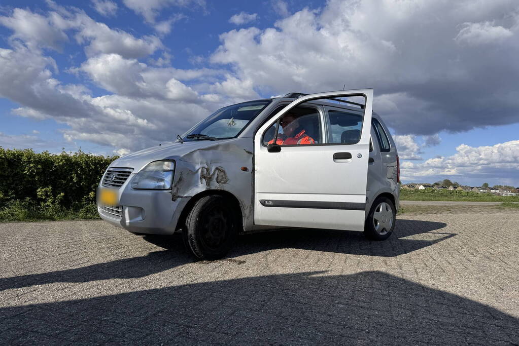 Vrachtwagenchauffeur rijdt automobilist aan