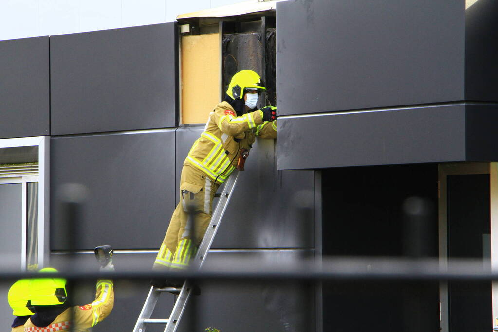 Brandweer ingezet voor brand bij bedrijfspand