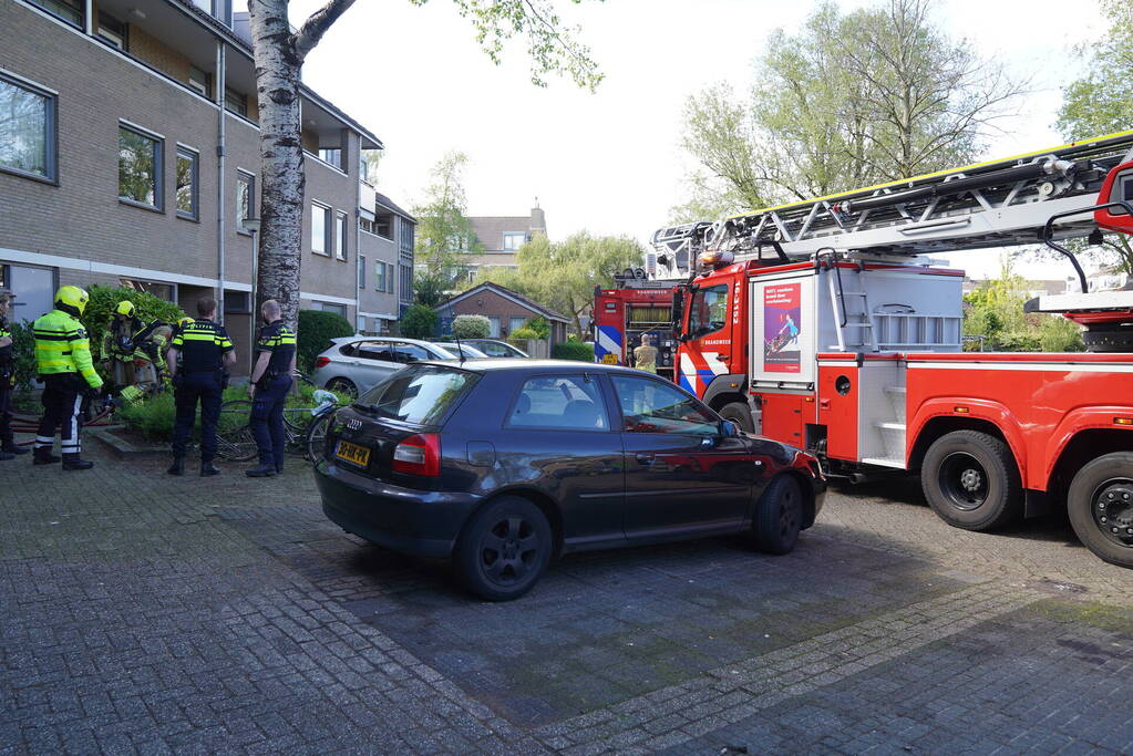 Persoon gewond bij woningbrand