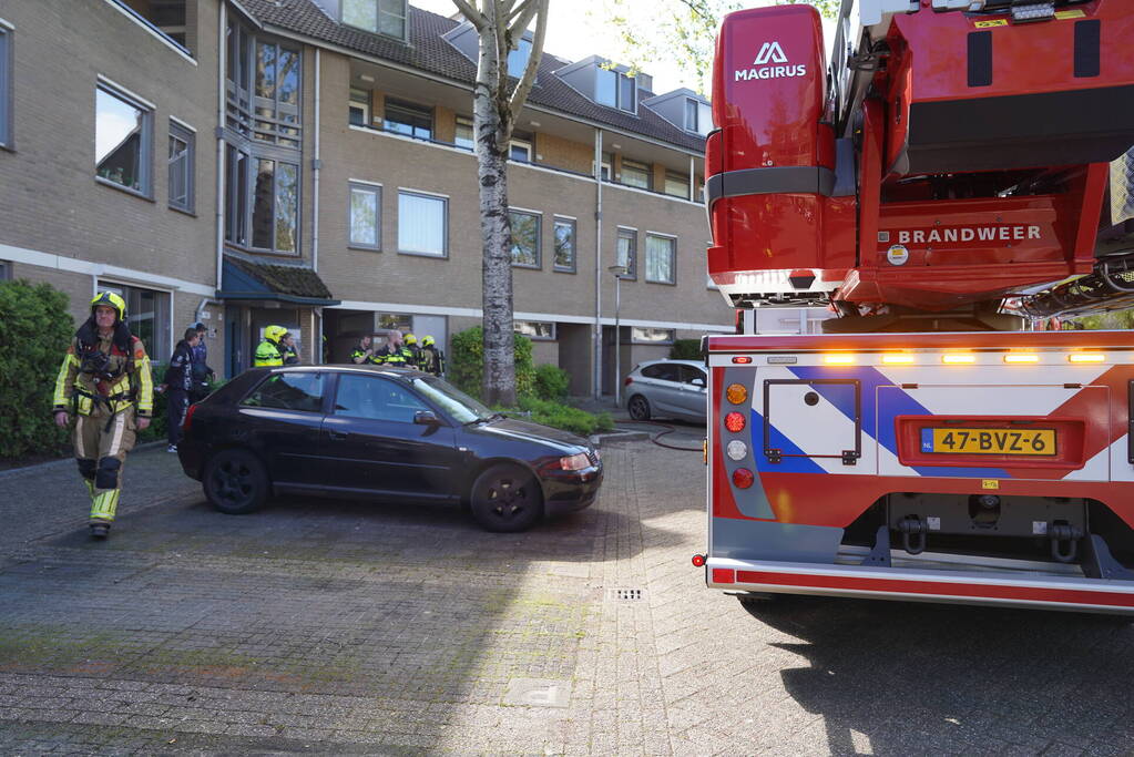 Persoon gewond bij woningbrand