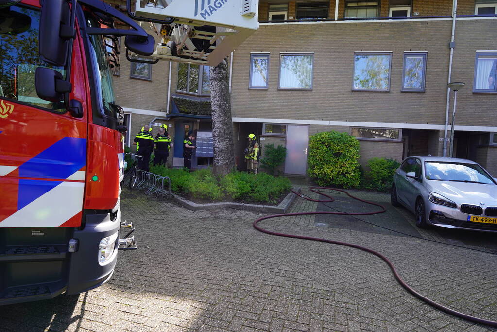 Persoon gewond bij woningbrand