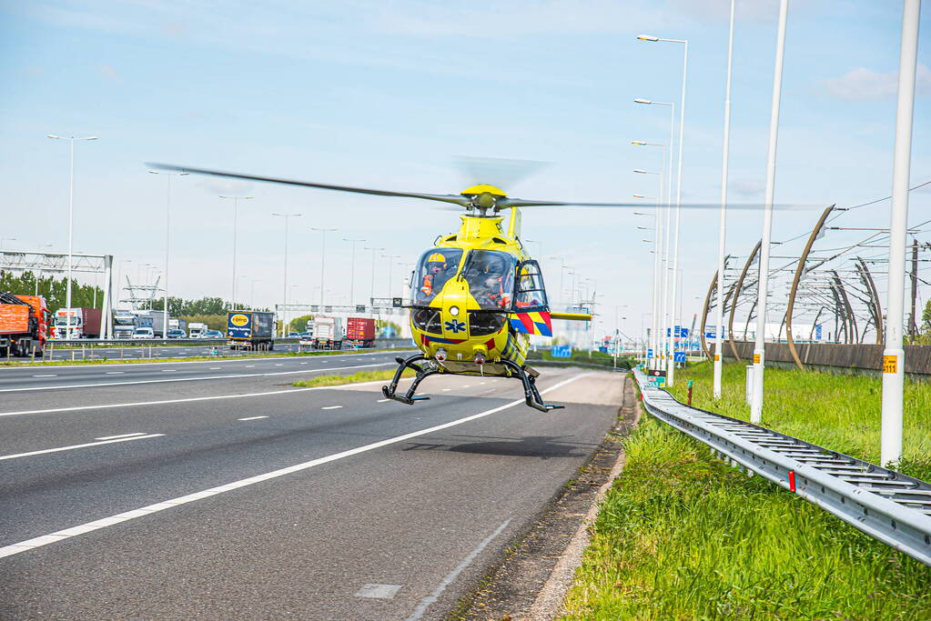 Ernstig ongeval tussen bestelbus en vrachtwagen