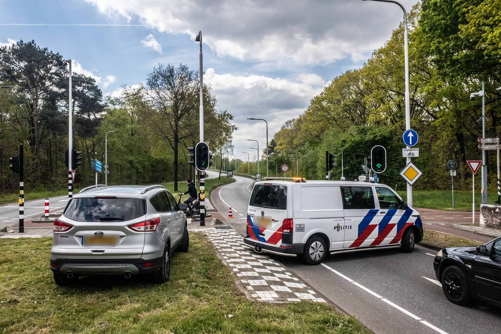 Scootmobieler botst tegen paal