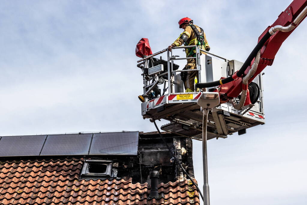 Veel rookontwikkeling bij uitslaande woningbrand