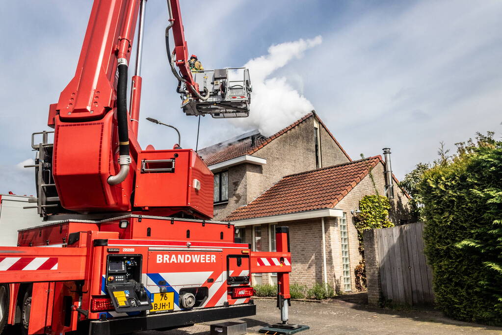 Veel rookontwikkeling bij uitslaande woningbrand