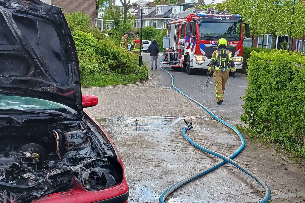 Veel rookontwikkeling bij autobrand