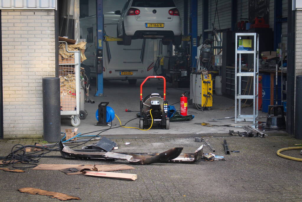 Brand bij autoschade herstelbedrijf