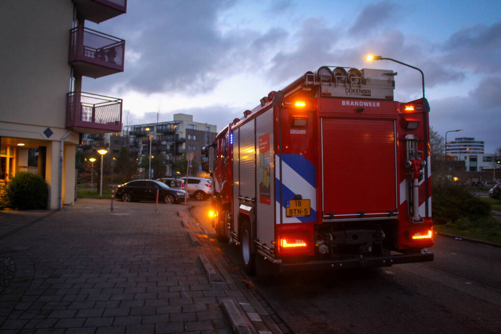 Brandweer zoekt oorzaak van vreemde lucht