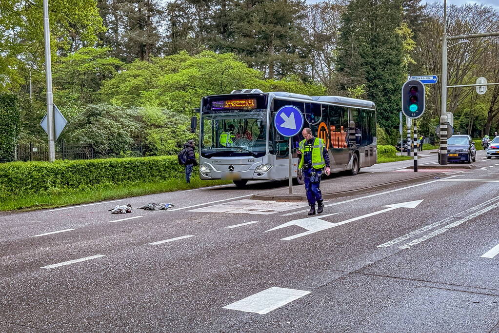 Persoon gewond bij botsing met lijnbus