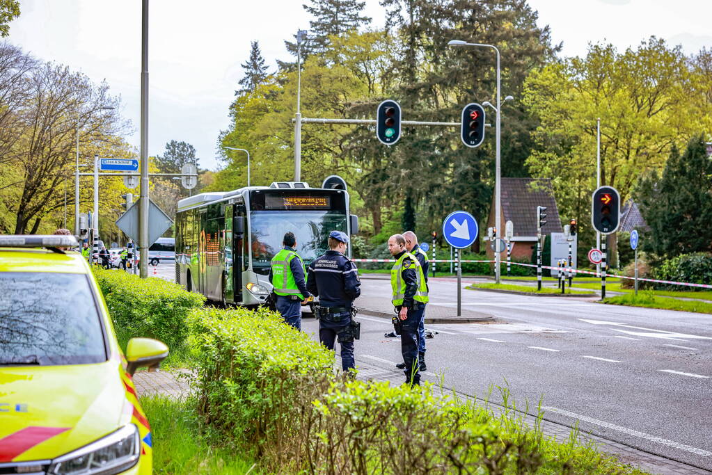 Persoon gewond bij botsing met lijnbus