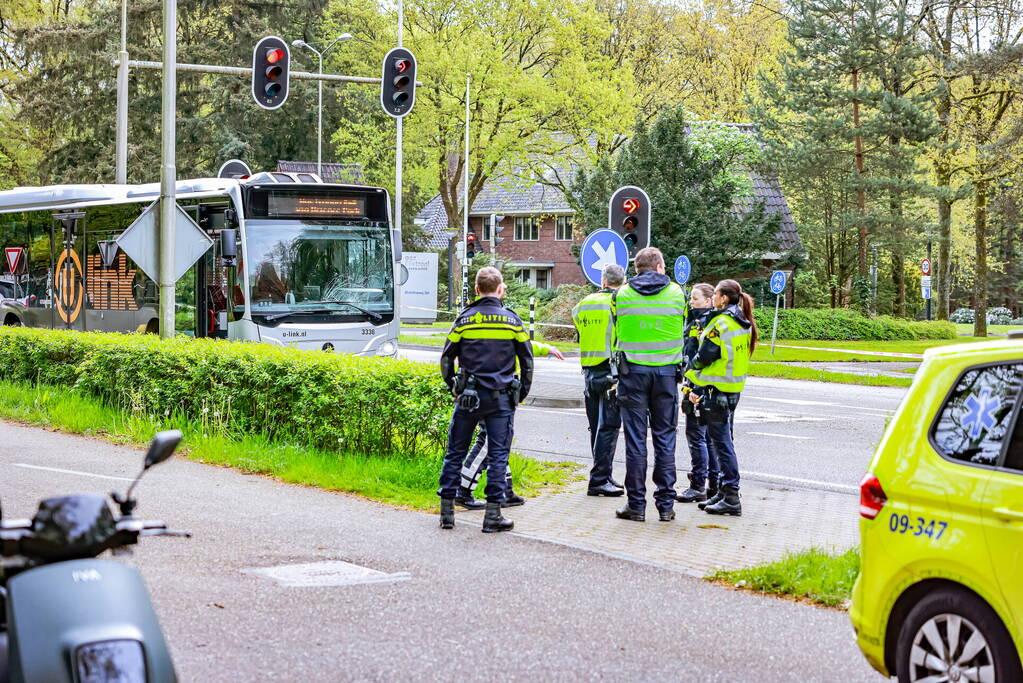 Persoon gewond bij botsing met lijnbus