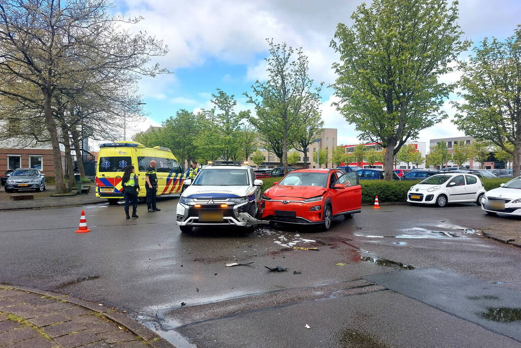 Handhavers betrokken bij auto-ongeluk