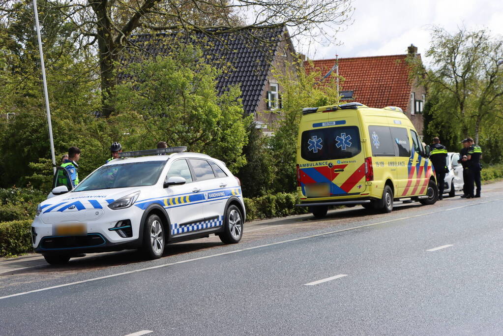 Twee voertuigen beschadigd bij botsing