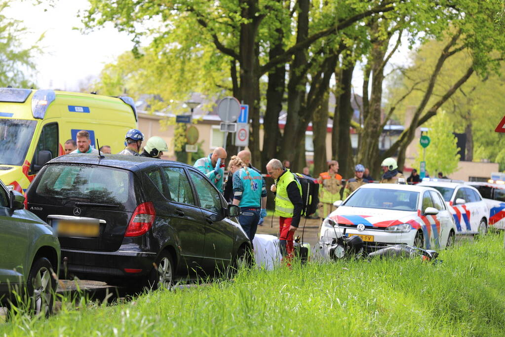 Scooterrijder zwaargewond bij aanrijding