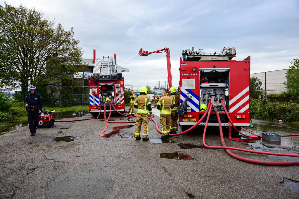 NL-alert afgegeven voor grote brand in industriepand