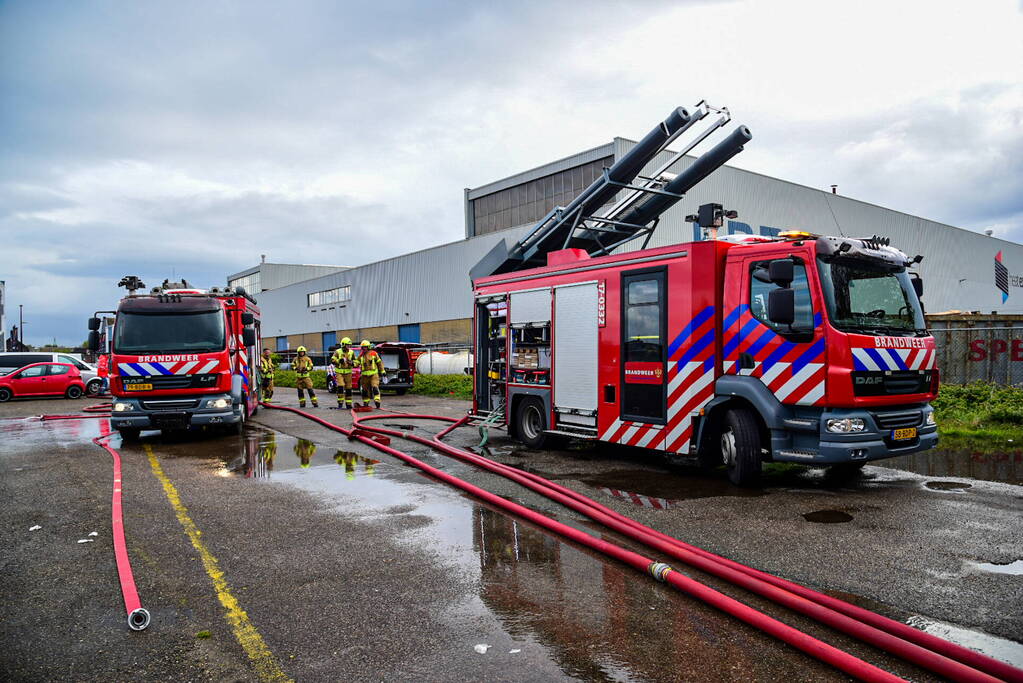 NL-alert afgegeven voor grote brand in industriepand