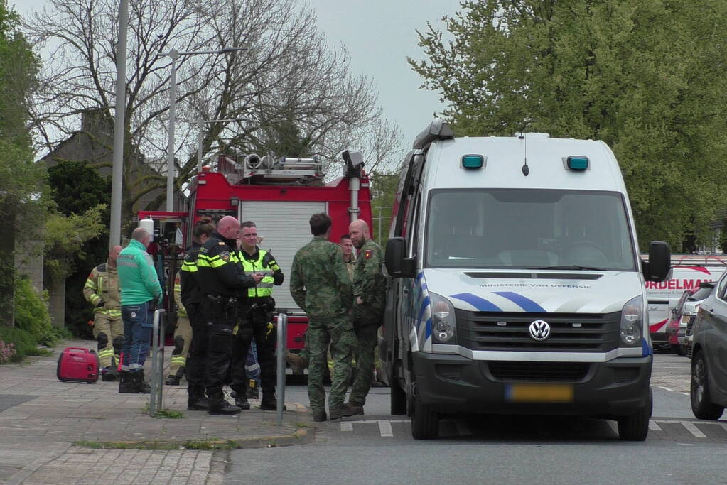 Explosief aangetroffen bij woning straat afgezet