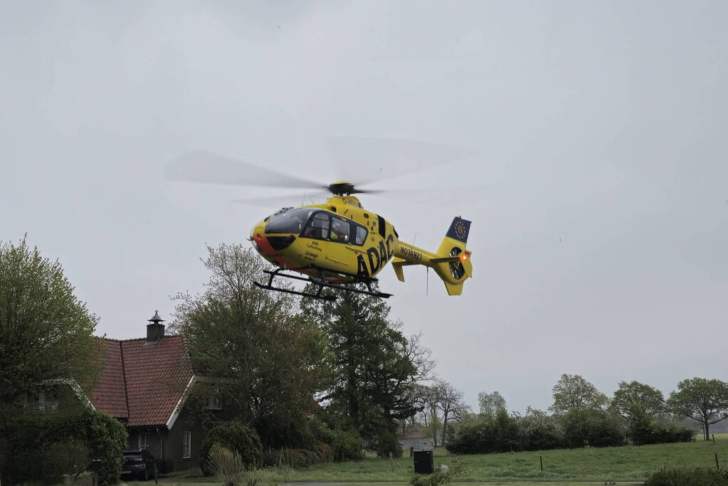 Persoon bekneld na ernstig ongeval