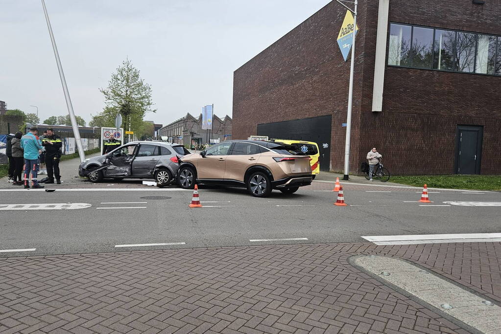 Flinke schade bij ongeval op kruising