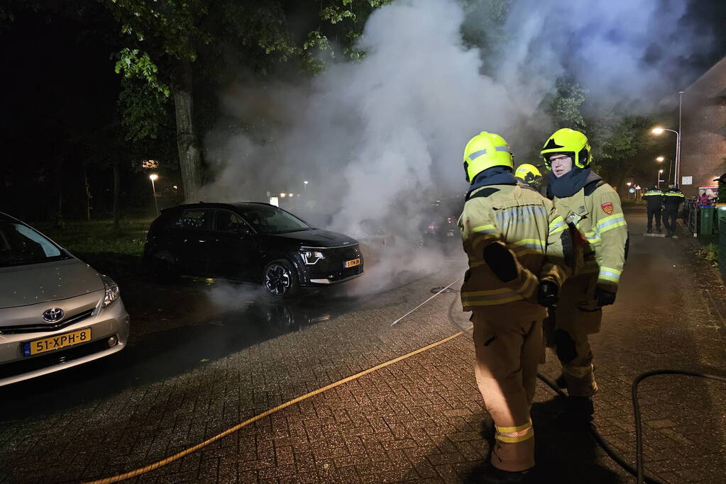 Auto volledig verwoest door brand