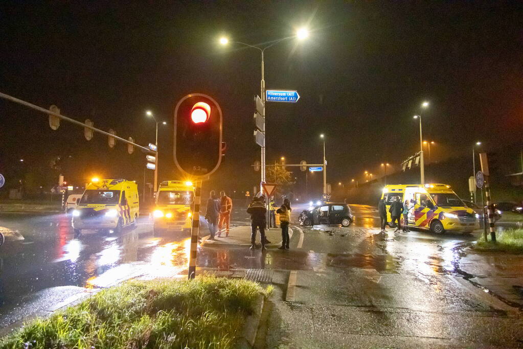 Twee personenwagens betrokken bij verkeersongeval