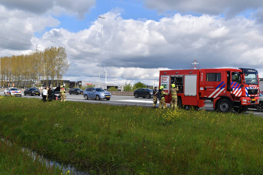 Brand in motorcompartiment snel onder controle