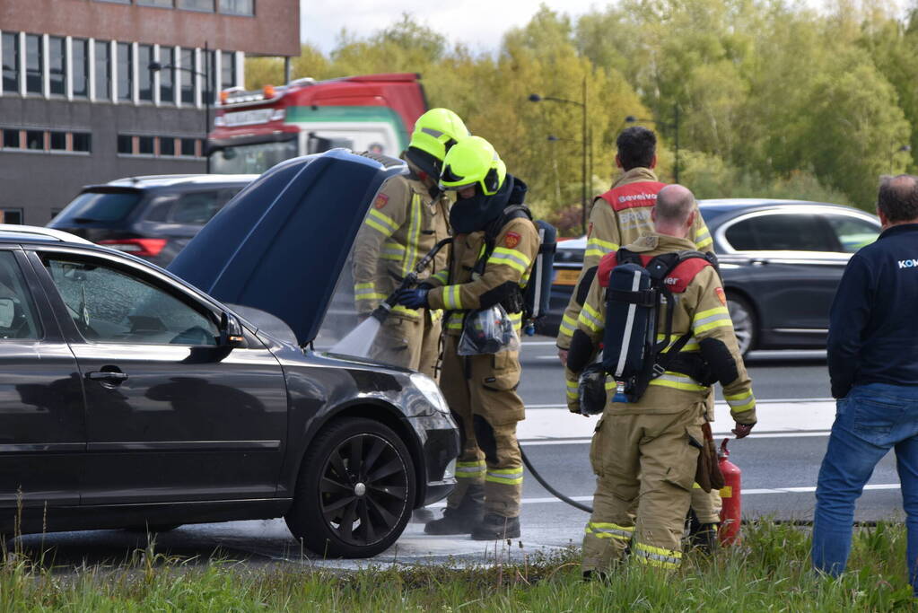 Brand in motorcompartiment snel onder controle