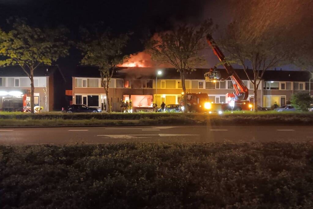 Vlammenzee, enorme ravage en zwaargewonde in woning na explosie in meterkast