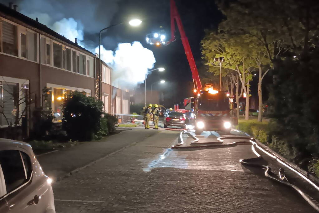 Vlammenzee, enorme ravage en zwaargewonde in woning na explosie in meterkast