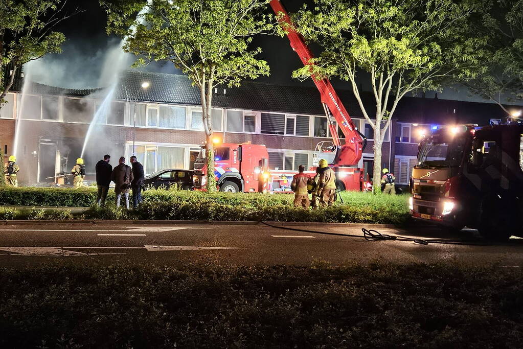 Vlammenzee, enorme ravage en zwaargewonde in woning na explosie in meterkast