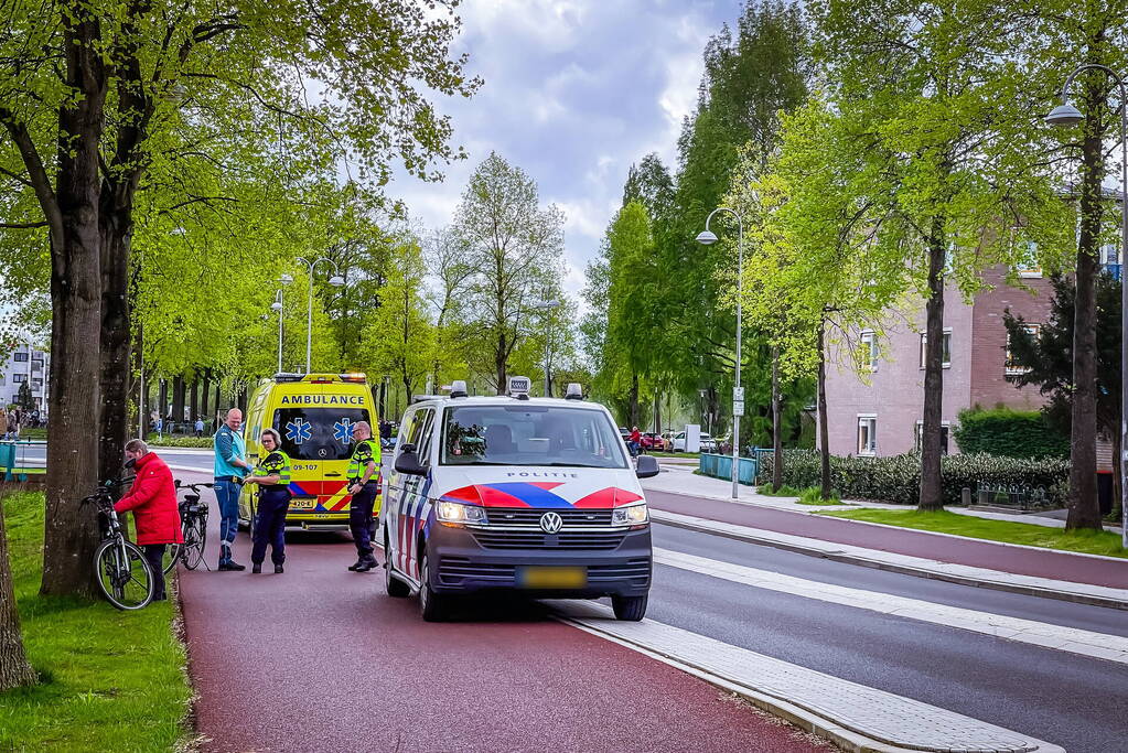 Fietsster komt lelijk ten val