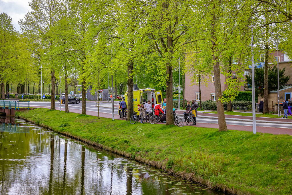 Fietsster komt lelijk ten val