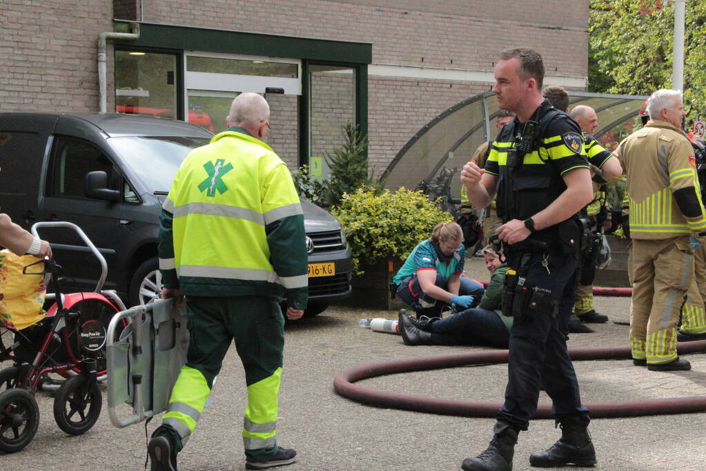 Hond gered door brandweer bij woningbrand