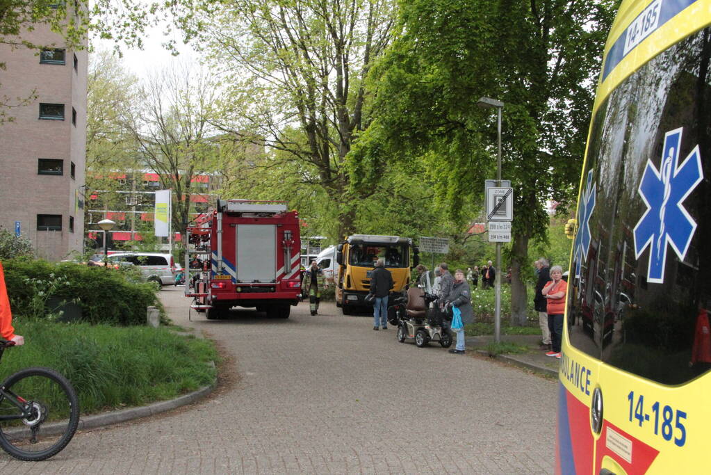 Hond gered door brandweer bij woningbrand