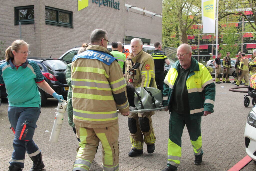 Hond gered door brandweer bij woningbrand