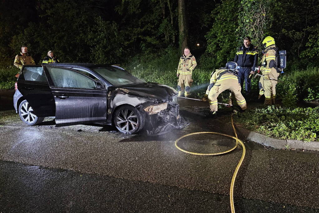 Wederom voertuig verwoest door brand