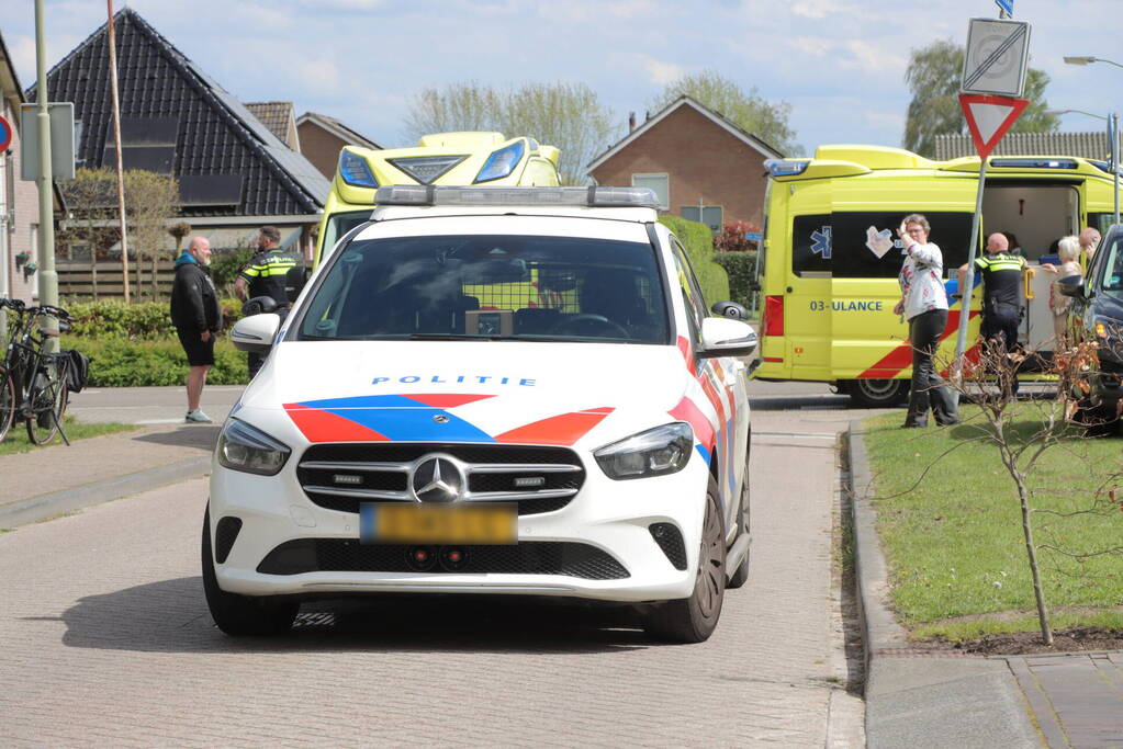 Twee gewonden bij aanrijding tussen automobilist en fietser