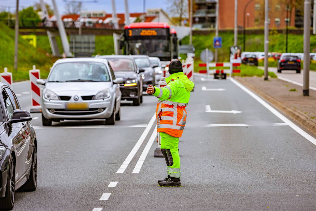 Nog dagen lang hinder na verkeersongeval op kruising