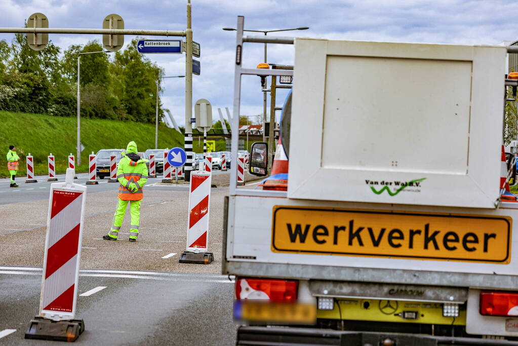 Nog dagen lang hinder na verkeersongeval op kruising