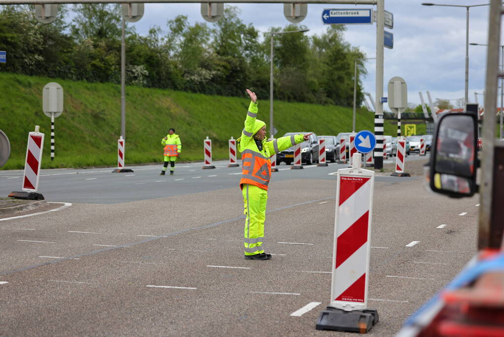 Nog dagen lang hinder na verkeersongeval op kruising