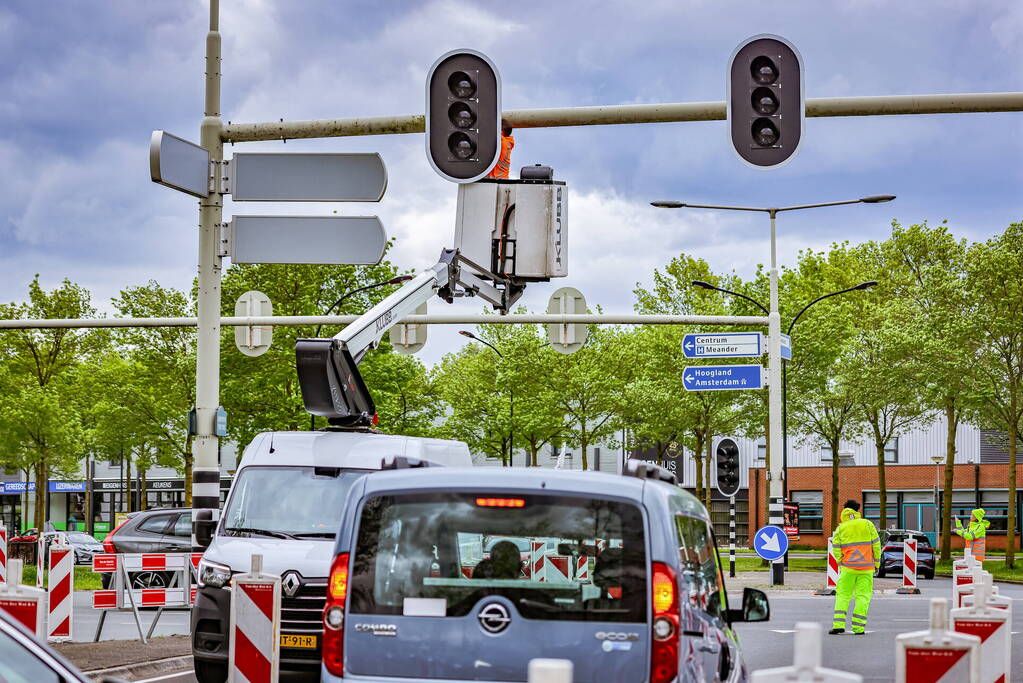 Nog dagen lang hinder na verkeersongeval op kruising