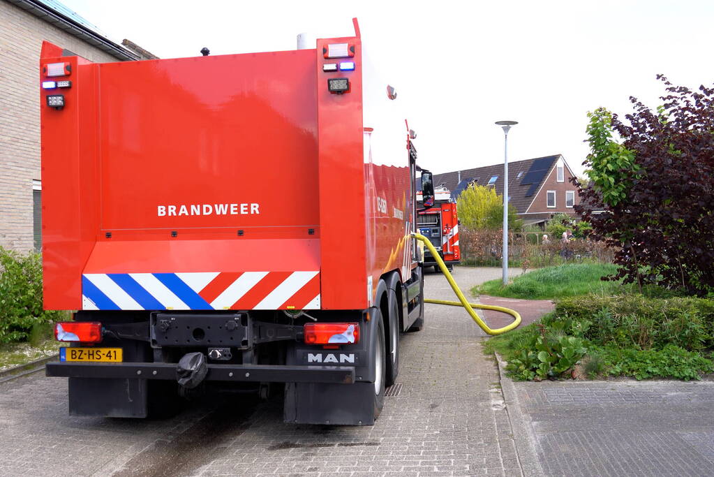 Konijn gered bij uitslaande brand in tuinhuisje