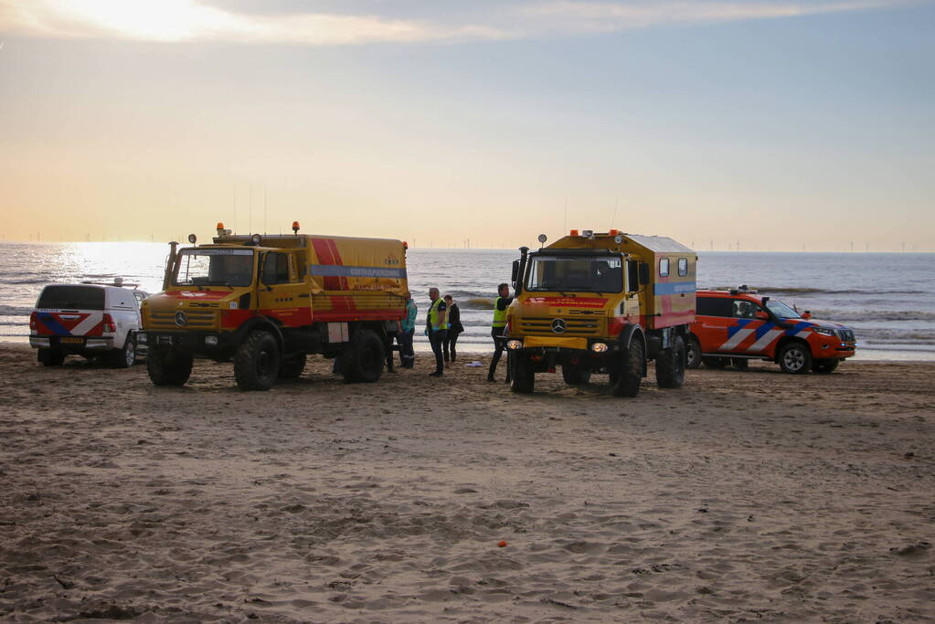 Zwemmer in ernstige toestand uit zee gered