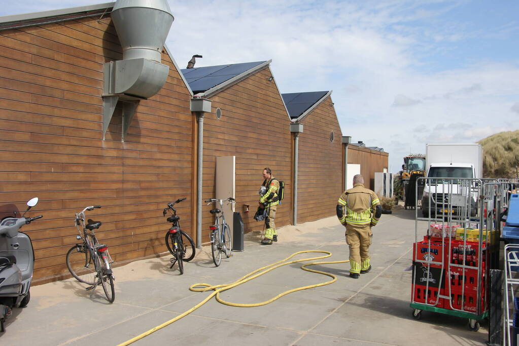 Brand in keuken van strandtent